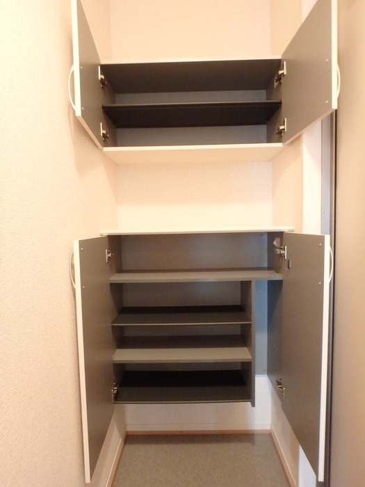 ��ʌ��z�J�s���z�J�Q���ڂ̃A�p�[�g�̌���