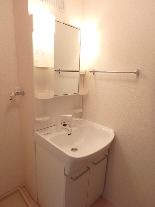 ��ʌ��z�J�s���z�J�Q���ڂ̃A�p�[�g�̐��ʏ�