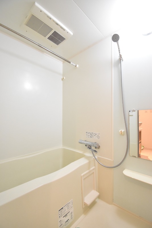 ��ʌ�����s������R���ڂ̃A�p�[�g�̃o�X