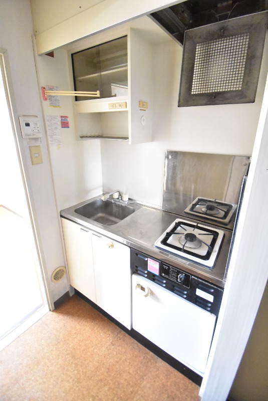 ��ʌ��n�s�ˉz�P���ڂ̃}���V�����̃L�b�`��