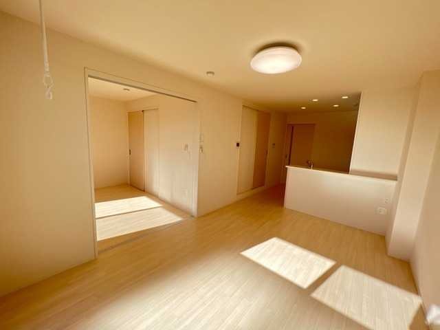 ��ʌ�����s�˒˓�R���ڂ̃}���V�����̋��ԁE���r���O