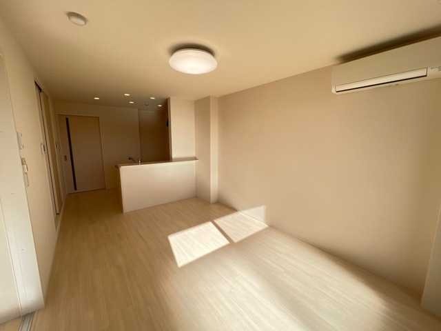 ��ʌ�����s�˒˓�R���ڂ̃}���V�����̋��ԁE���r���O