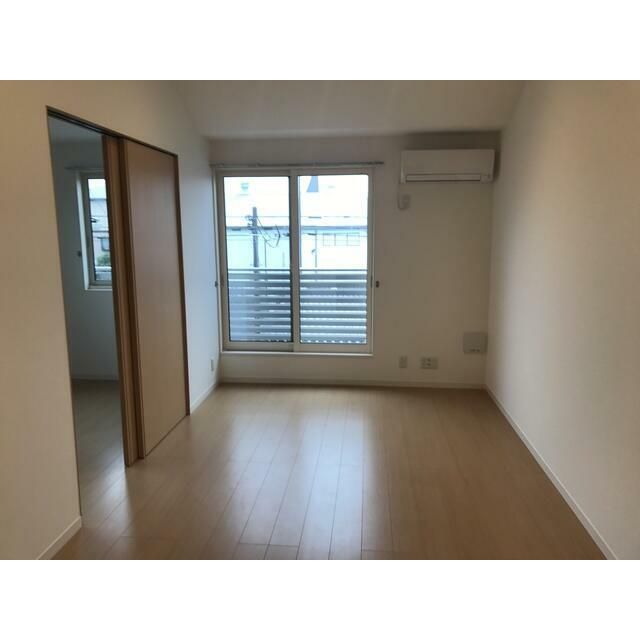 ��ʌ�����s�{���T���ڂ̃A�p�[�g�̋��ԁE���r���O