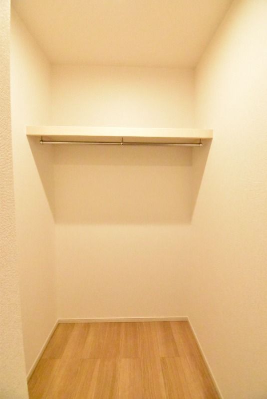 ��ʌ������s�������̃A�p�[�g�̎��[