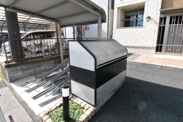 ��ʌ������s�������̃A�p�[�g�̂��̑�