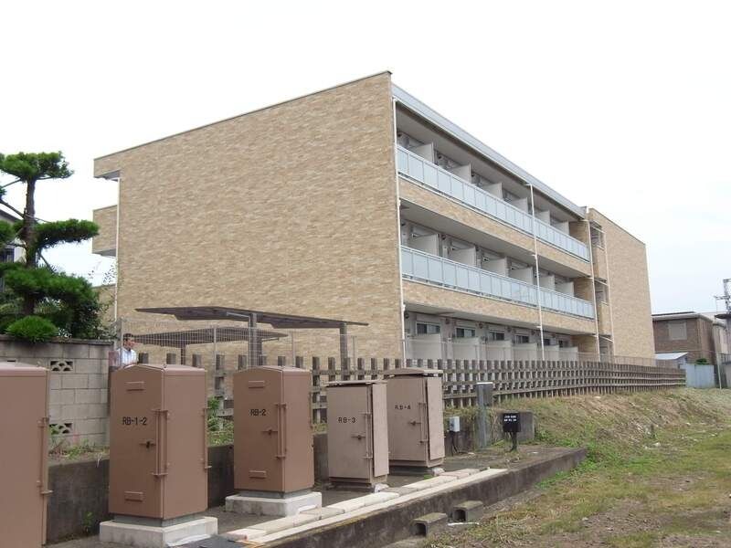 ��ʌ���z�s�������̃}���V�����̌����O��