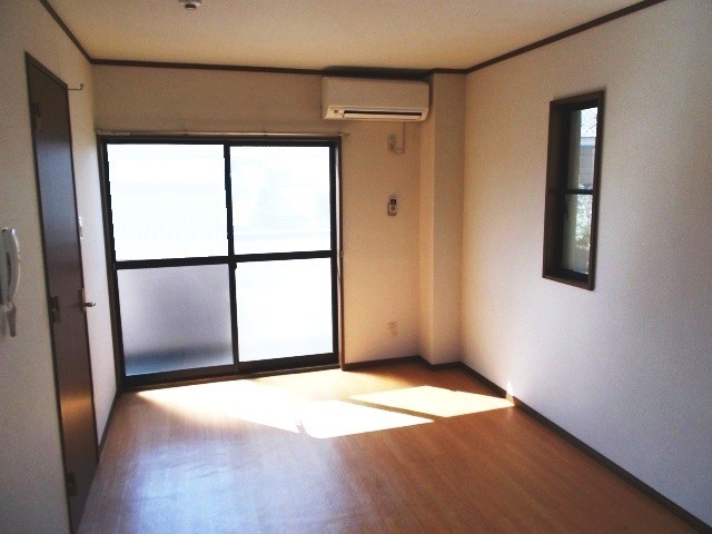 ��ʌ�����s�厚�����̃A�p�[�g�̋��ԁE���r���O