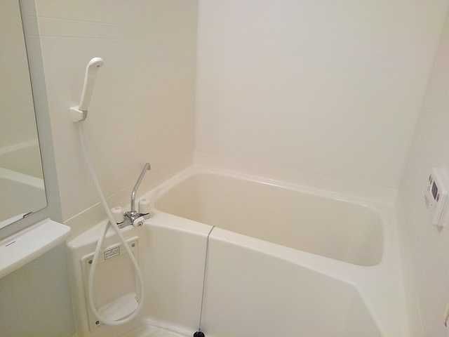 ��ʌ��z�J�s�{�{���R���ڂ̃A�p�[�g�̃o�X