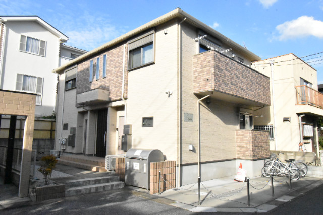 ��ʌ������s�����R���ڂ̃A�p�[�g�̌����O��