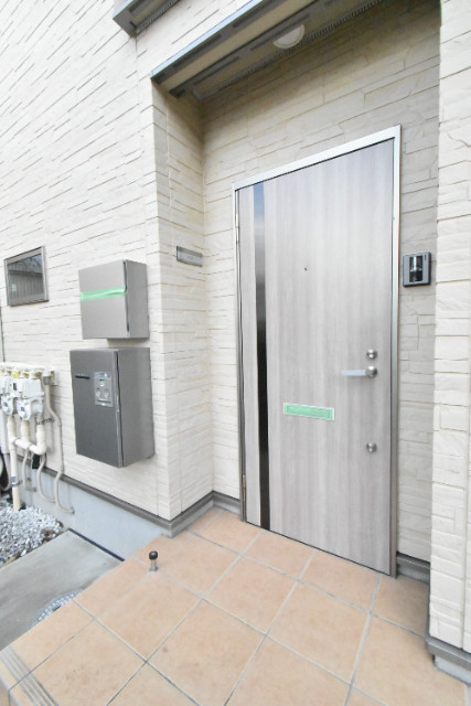 ��ʌ������s�����R���ڂ̃A�p�[�g�̃G���g�����X