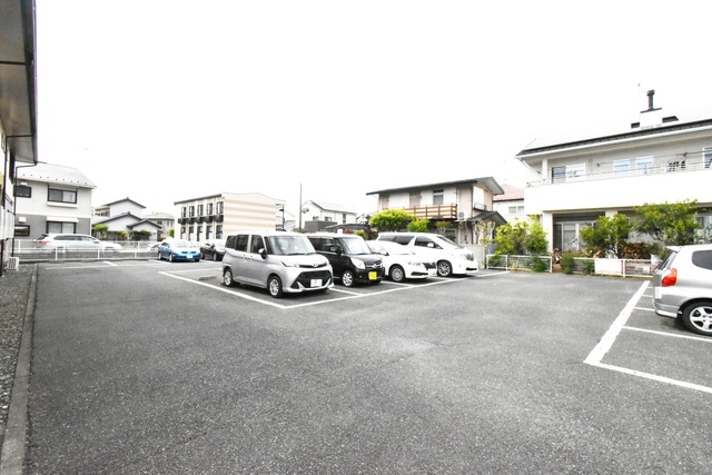 ��ʌ��������܎s����O���U���ڂ̃A�p�[�g�̒��ԏ�