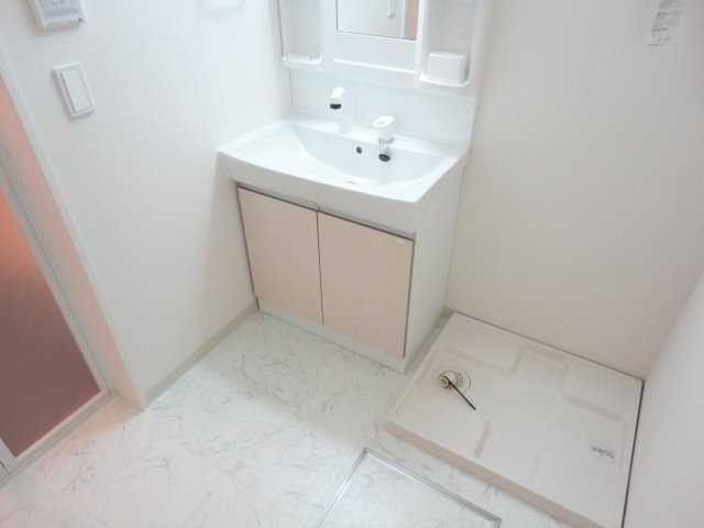 ��ʌ�����s�厚�ΐ_�̃A�p�[�g�̐��ʏ�