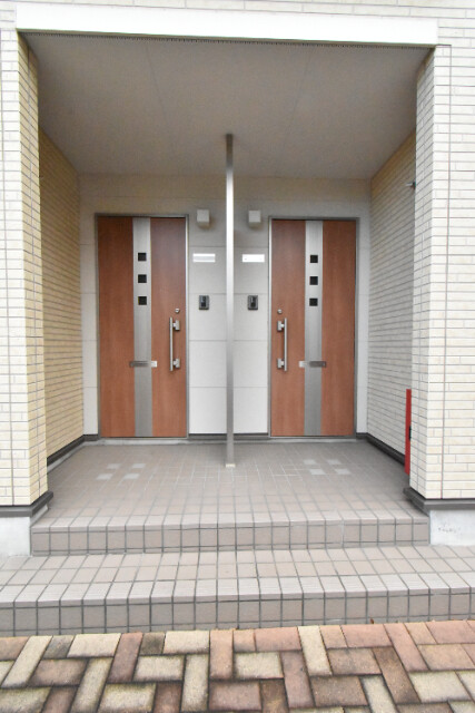 ��ʌ�����s�厚�ΐ_�̃A�p�[�g�̃G���g�����X