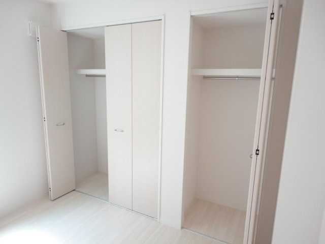 ��ʌ�����s�厚�ΐ_�̃A�p�[�g�̂��̑�