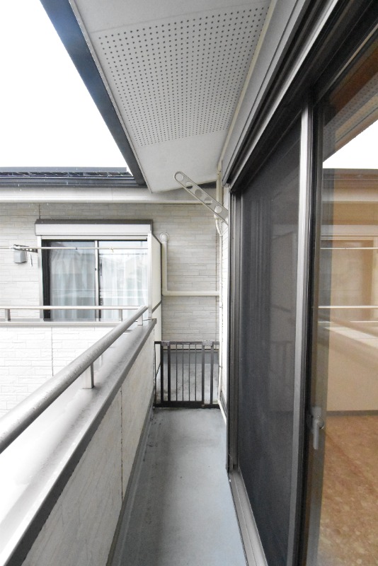 ��ʌ��������܎s�΋�厚�����̃A�p�[�g�̃o���R�j�[