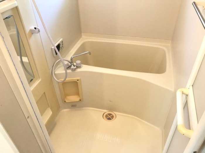 ��ʌ�����s�t���P���ڂ̃A�p�[�g�̃o�X