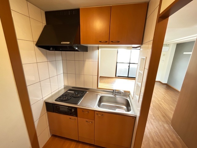 ��ʌ�����s�厚���s���т̃}���V�����̃L�b�`��