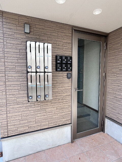 ��ʌ��������܎s�������a�c���Q���ڂ̃A�p�[�g�̃G���g�����X