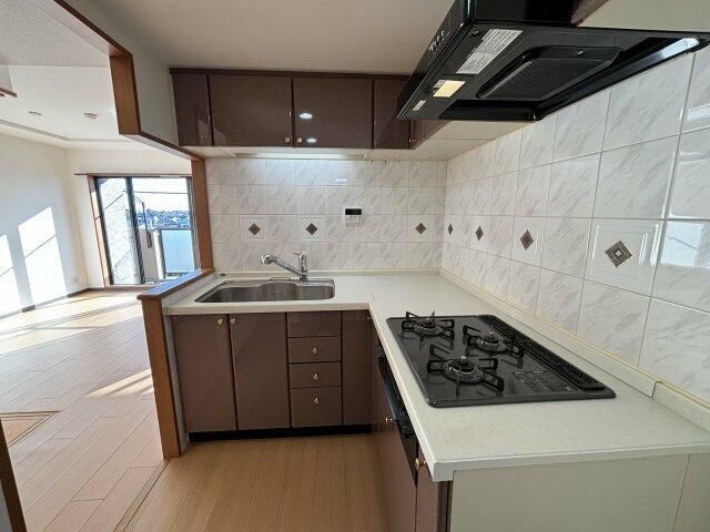 ��ʌ�����s�˒˂S���ڂ̃}���V�����̃L�b�`��