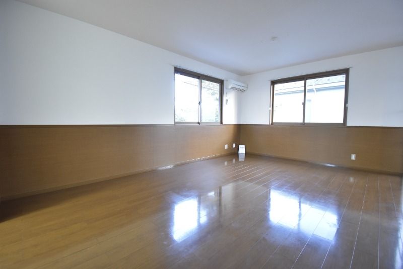 ��ʌ��������܎s�k����i���Q���ڂ̃A�p�[�g�̋��ԁE���r���O