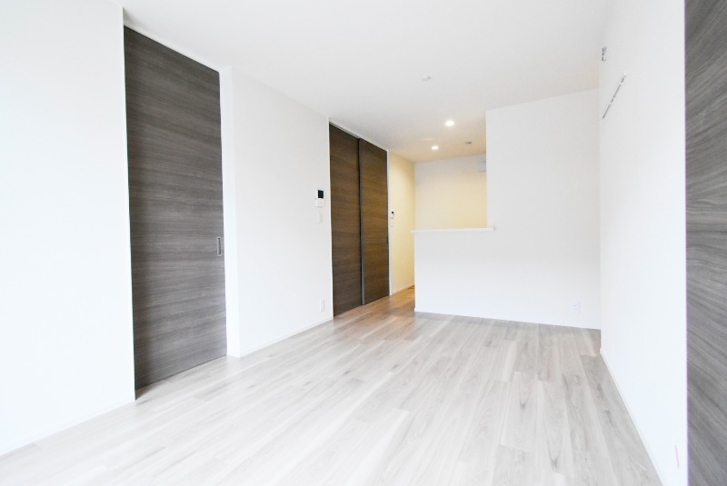 ��ʌ��F�J�s�E�Z�Ԃ̃}���V�����̋����E���r���O