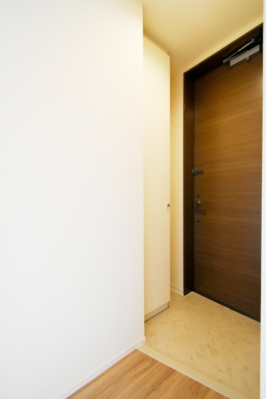 ��ʌ��F�J�s�E�Z�Ԃ̃}���V�����̌���