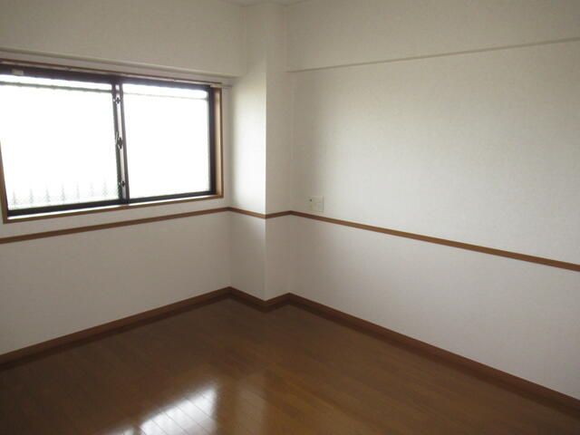 ��ʌ�����s�k����P���ڂ̃}���V�����̐Q��