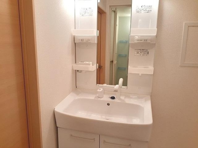 ��ʌ��z�J�s���C�N�^�E���P���ڂ̃A�p�[�g�̐��ʏ�