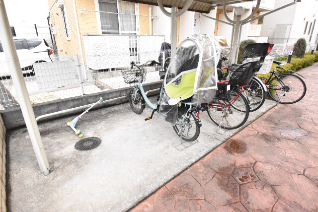 ��ʌ��z�J�s���C�N�^�E���P���ڂ̃A�p�[�g�̂��̑�