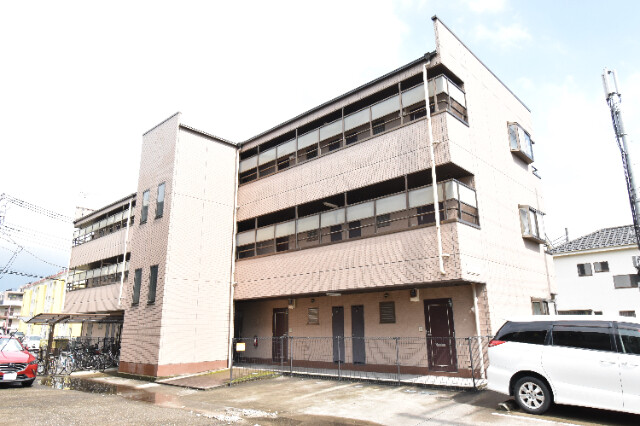 ��ʌ������s�����U���ڂ̃}���V�����̌����O��