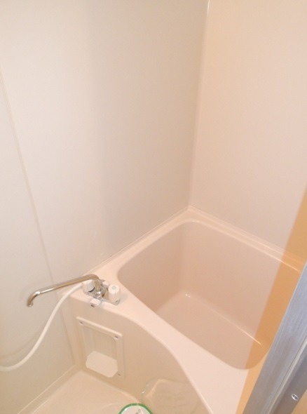 ��ʌ�����s�씵���J�S���ڂ̃A�p�[�g�̃o�X