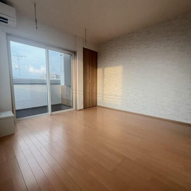 ��ʌ��������܎s����厚�w��̃A�p�[�g�̋��ԁE���r���O