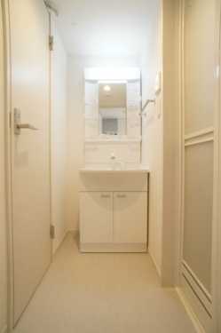 ��ʌ��z�J�s��z�J�R���ڂ̃}���V�����̐��ʏ�