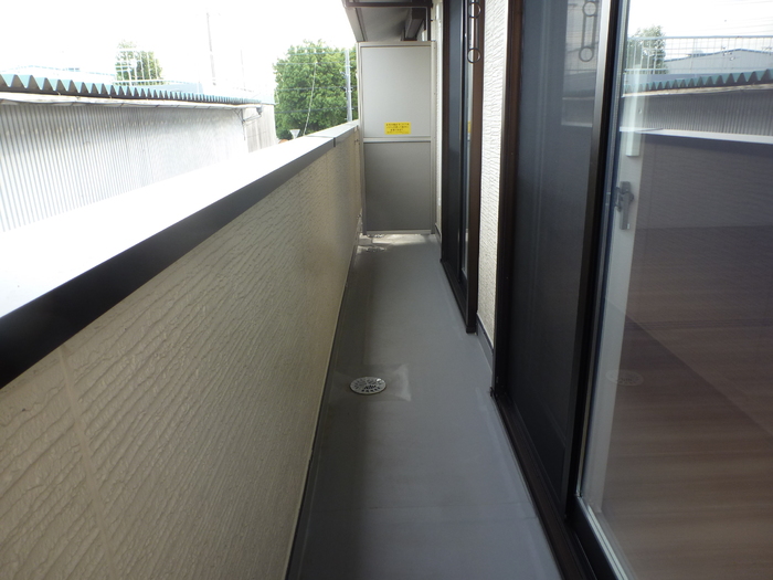 ��ʌ�����s�O�c�a�Q���ڂ̃A�p�[�g�̃o���R�j�[