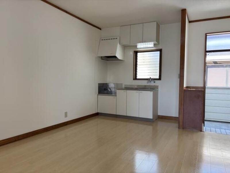 ��ʌ�����s����T���ڂ̃A�p�[�g�̌���