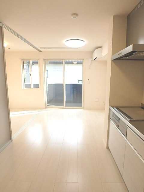 ��ʌ��������܎s�k�擌�听���P���ڂ̃A�p�[�g�̋����E���r���O