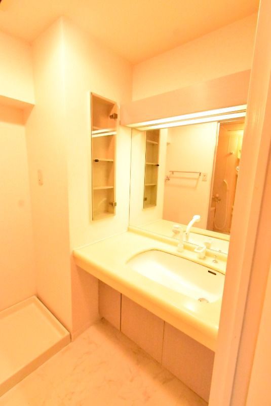 ��ʌ��������܎s�k��听���S���ڂ̃}���V�����̐��ʏ�