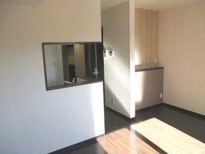 ��ʌ��z�J�s���C�N�^�E���Q���ڂ̃A�p�[�g�̋��ԁE���r���O