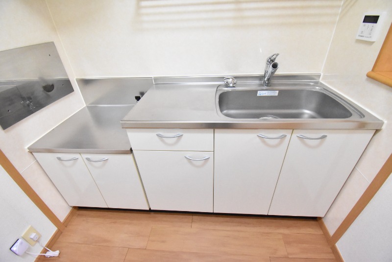 ��ʌ�����s�厚�ΐ_�̃A�p�[�g�̃L�b�`��