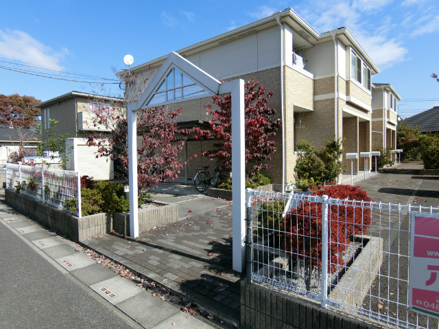 ��ʌ�����s�厚�ΐ_�̃A�p�[�g�̃G���g�����X