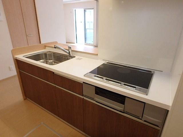 ��ʌ��������܎s��{��g�~���S���ڂ̃A�p�[�g�̃L�b�`��