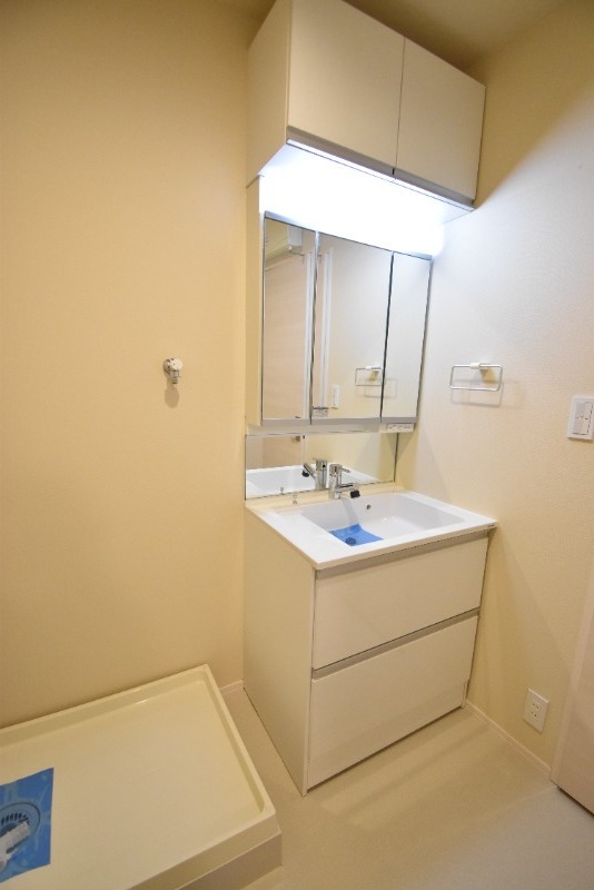 ��ʌ��������܎s�΋擌�Y�a�T���ڂ̃}���V�����̐��ʏ�