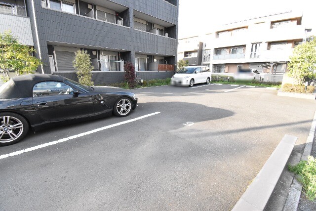 ��ʌ��������܎s�΋擌�Y�a�T���ڂ̃}���V�����̒��ԏ�