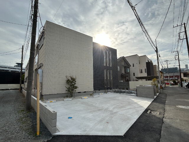 ��ʌ��������܎s��{��g�~���S���ڂ̃}���V�����̌����O��