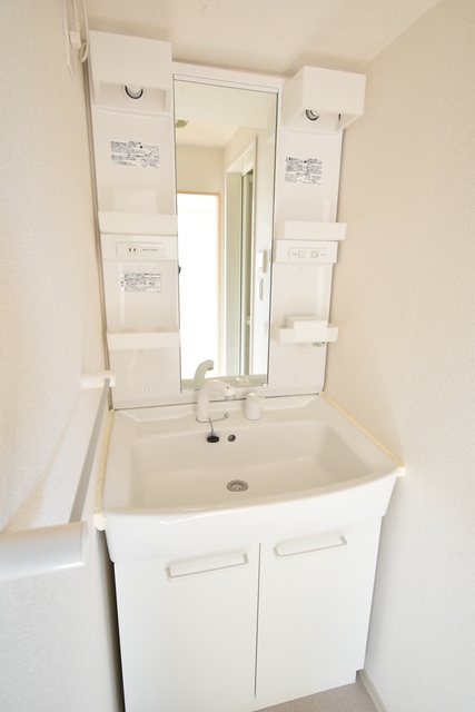 ��ʌ��������܎s��{��听���P���ڂ̃A�p�[�g�̐��ʏ�