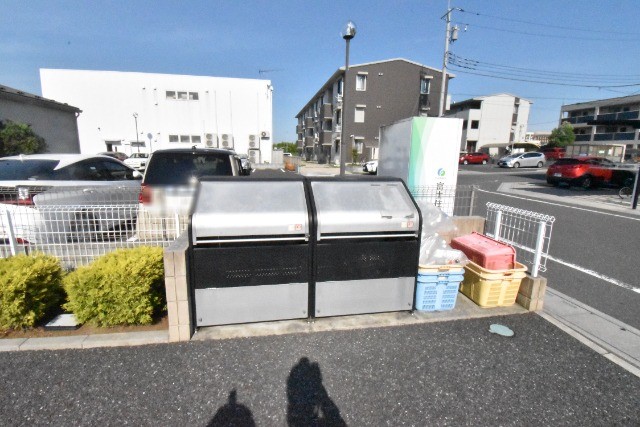 ��ʌ��z�J�s���C�N�^�E���Q���ڂ̃A�p�[�g�̂��̑�