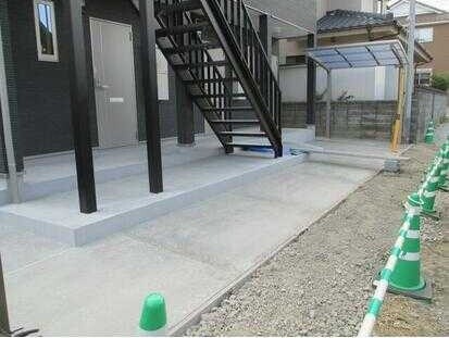 ��ʌ������s���v��̃A�p�[�g�̒��ԏ�