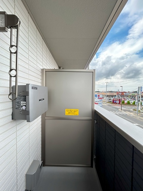 ��ʌ��������܎s���搼��{�R���ڂ̃A�p�[�g�̃o���R�j�[