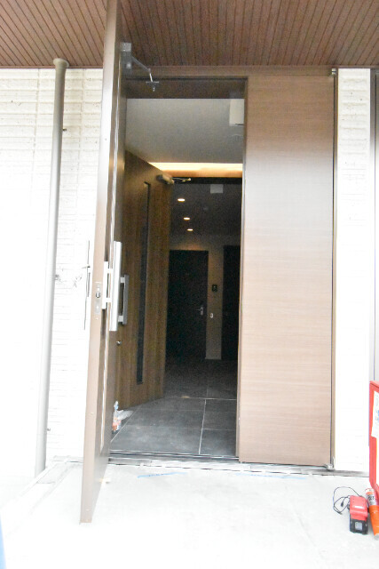 ��ʌ��z�J�s��z�J�T���ڂ̃}���V�����̃G���g�����X