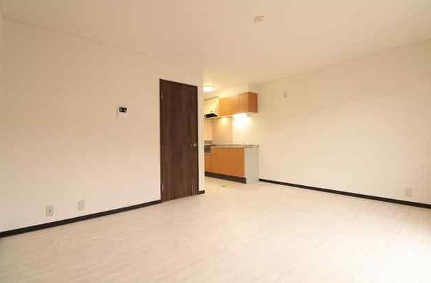 ��ʌ������s���]�U���ڂ̃A�p�[�g�̋��ԁE���r���O